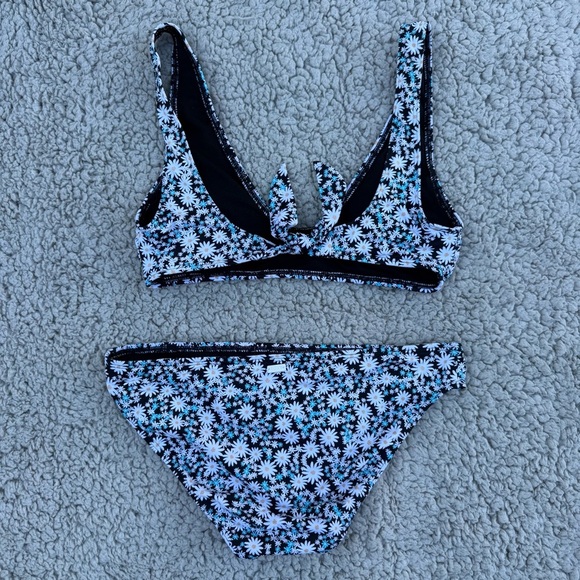 Roxy printed Blue and White Bikini Set size small - Picture 7 of 11